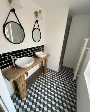 דירה Duplex Proche Gare Vue Tour Perret Avec Parking Gratuit *